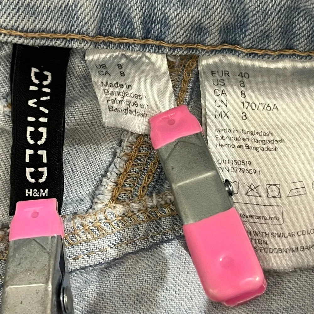 Divided by H & M Light wash Jeans High Waisted Vintage look Size 8 - Picture 6 of 9